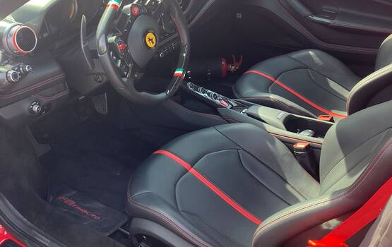 Аренда Ferrari F8 Tributo в Дубае - CarHire24